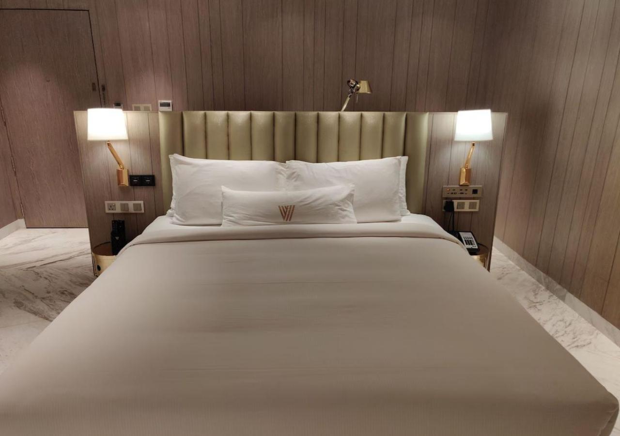 Oasis Grand Near Igi Delhi Airport Hotel 4*