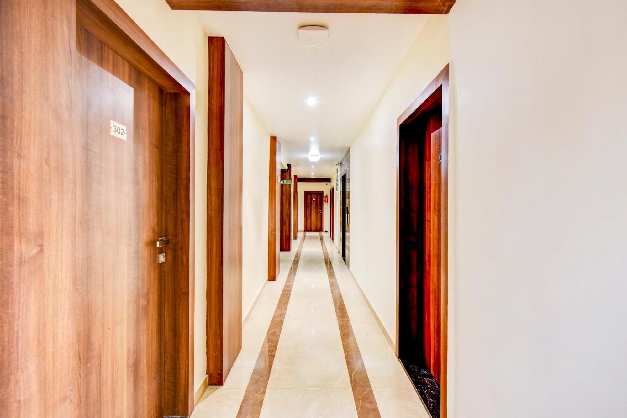 Hotel Oasis Grand Near Igi Delhi Airport
